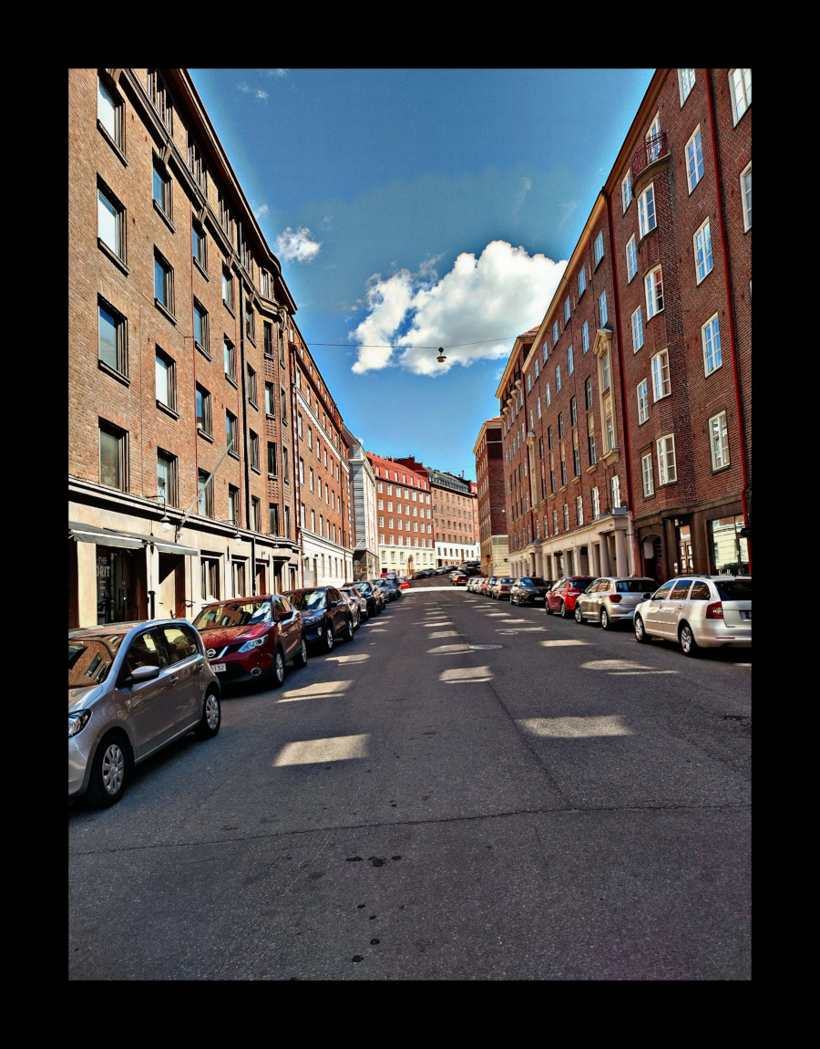 Punaisen tiilen lumo. Töölö.