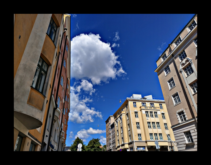 Vanhan kaupungin kauneutta. Töölö. Kävelyretki kaupungin kauneudessa.