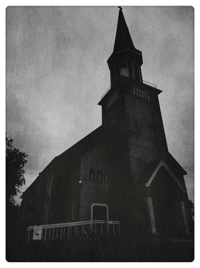 Read more about the article Pyhästä pyhään